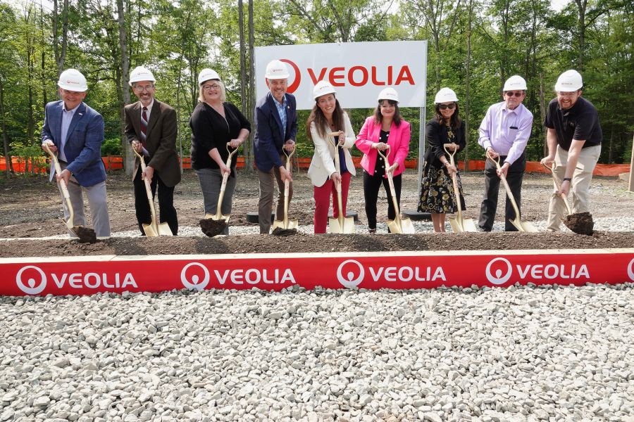 L to R:  John Hildabrant, Director of Operations, Veolia; .Frank Visingardi, HDR; West Milford Mayor Michele Dale; Alan Weland, Regional President, Veolia; Karine Rouge, CEO Municipal Water, Veolia; Susan Rosenwinkel, NJDEP Director, Division of Water Quality; Marian Abdou, Commissioner, NJBPU; Peter Drake, Bald Eagle Village HOA President; Charles Bycroft, J Fletcher Creamer.